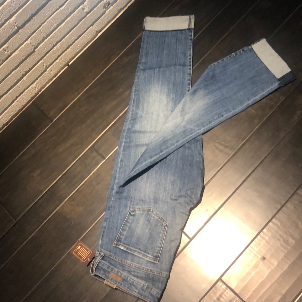 Brand new Kut from the Kloth Catherine boyfriend jeans- distressed- NWT